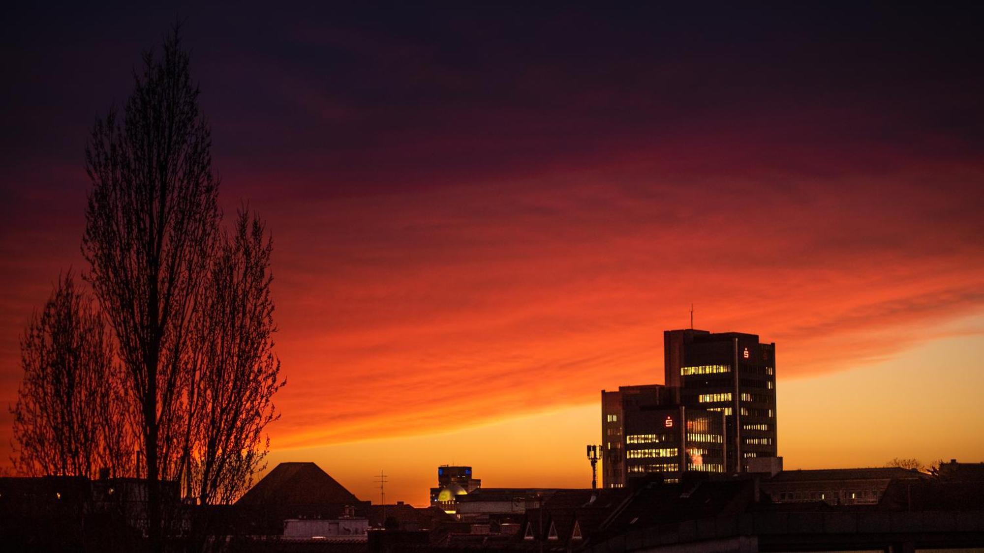 Eich-Penthouse, Zentral Am Stadtwald Mit Ausblick Ueber Die Stadt, 24H Self Check-In, Netflix, Disneyplus Hannover Buitenkant foto